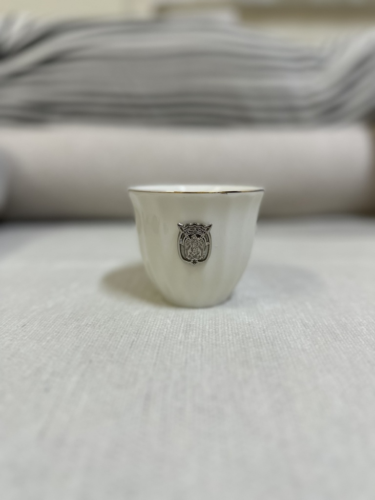 مدخن بشعار حديدي