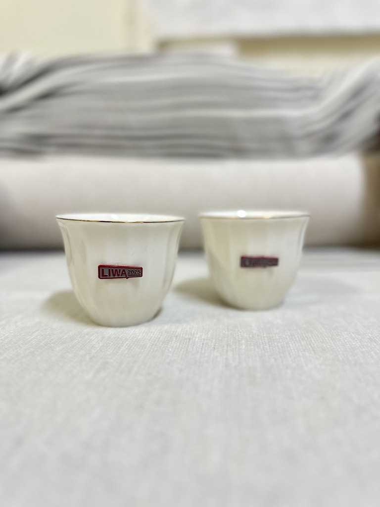 White smoker & cupwith iron logo