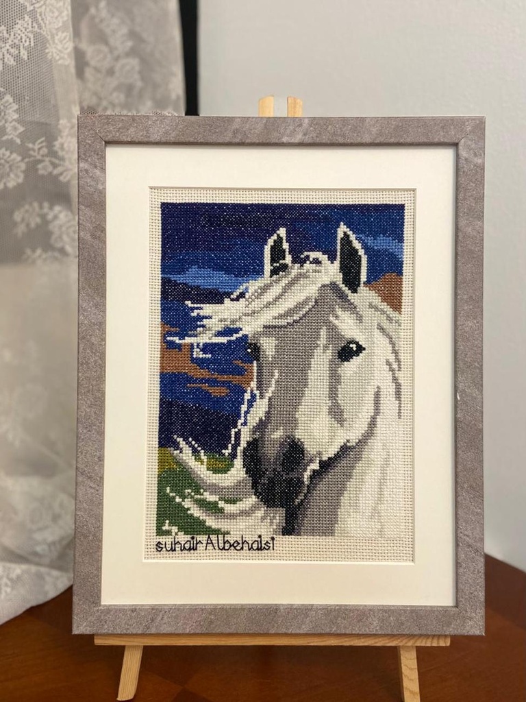 الحصان الأبيض لوحة تطريز يدوية