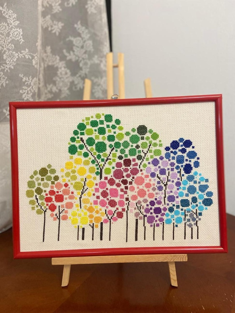 غابة بألوان قوس قزح ,لوحة تطريز يدوي