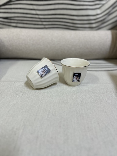 مدخن و كوب بشعار حديدي