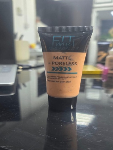 High coverage foundation from Warda Beauty under the name Fit Me 4.