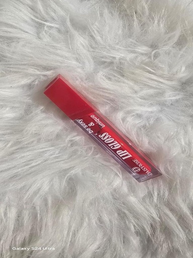 Long-Lasting Matte Lipstick from Warda Beauty.