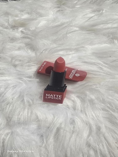 Matte Lipstick from Warda Beauty