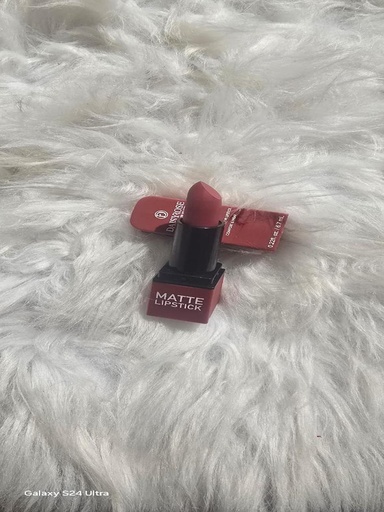 Matte Lipstick from Warda Beauty