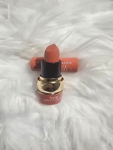 Matte lipstick from Warda Beauty