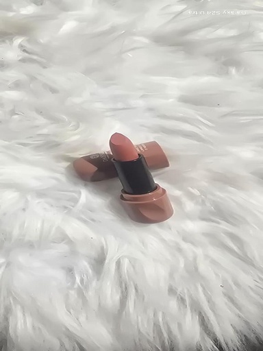 Matte Lipstick from Warda Beauty