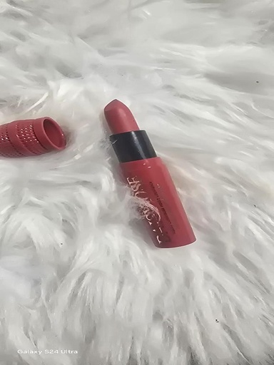Matte Lipstick from Warda Beauty